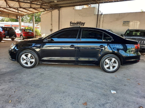 Imagen 8 de 18 de Volkswagen Vento 1.4t Highline L