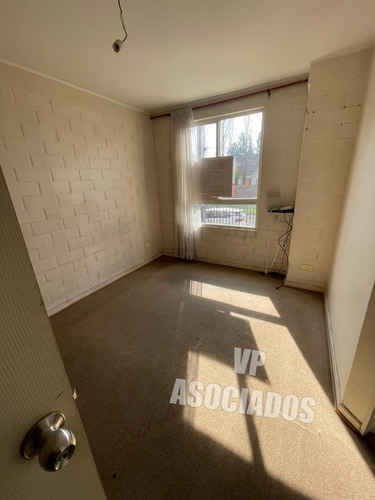Prop Adjudica En Remate Casa De 3 Pisos Con 3 Dorm Y 3 Baños