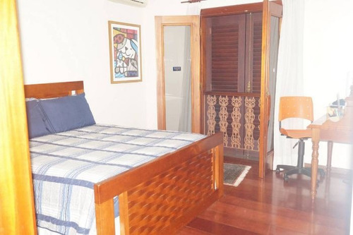 Casa À Venda Na Rua Aurélio Arrobas Martins, Interlagos, São Paulo - Sp - Liv-5904