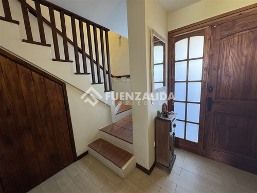Casa En Venta De 4 Dorm. En Santo Domingo