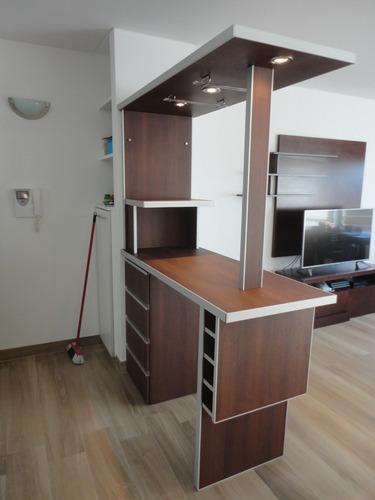Imagen 2 de 4 de Separador De Ambientes, Barra De Tragos, Cajonera, Coperos