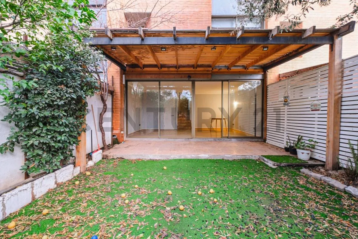 Imagen 5 de 29 de Casa En Venta En Pasaje Cerrado En Lo Barnechea.