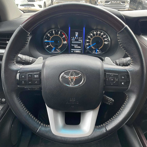 Imagen 19 de 21 de Toyota Sw4 2.8 Srx 177cv 4x4 7as At 2017