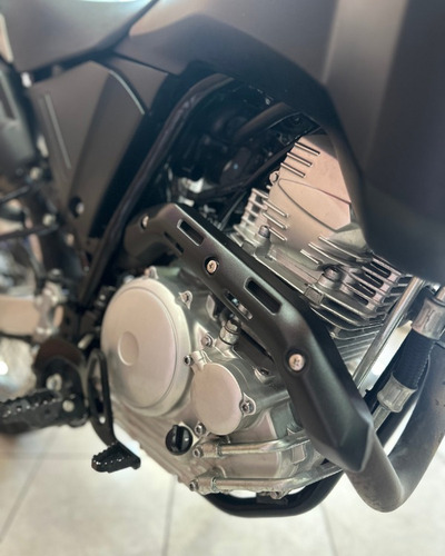 Yamaha Tenere 250 Adventure - Modelo 2019