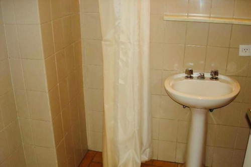 Imagen 4 de 8 de Venta 2 Ambientes En Centro De Moron Oportunidad