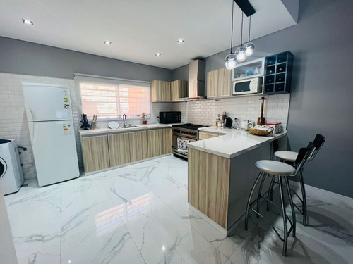 Casa En Venta En Lanús Este