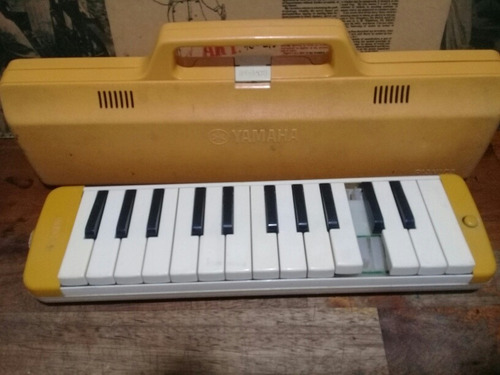 Pianica  Yamaha   A Reparar  