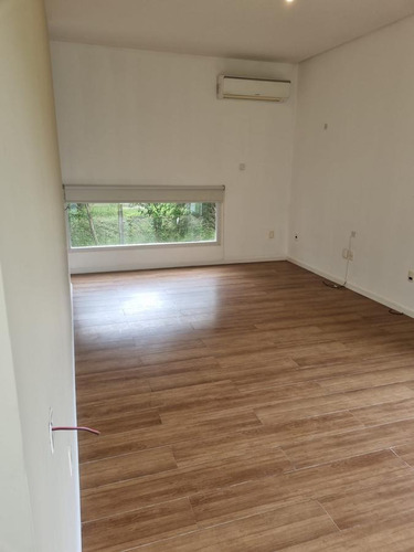 Imagen 14 de 30 de Altos De La Tahona , Casa De 300 M2 Y 1150 M2 De Terreno, 4 Dormitorios, Piscina, Minimalista !!