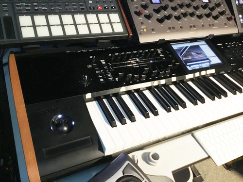 Workstation De 73 Teclas Kronos2-73 Korg Negro (Usado)