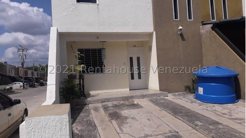 Cmp Townhouse En Venta Con Los Espacios Ideales Para La Familia Áreas Comunes Con Parque Y Caney Para Disfrutar Sabana Del Medio San Diego