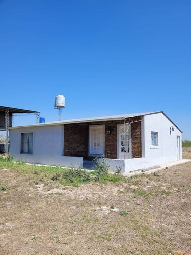 Casa De 2 Dormitorios Con Gran Lote En San Cristobal, Santa 