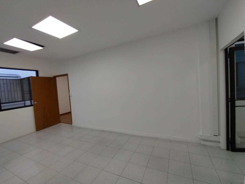Imagen 5 de 24 de Oficina Para Arriendo Sector Centro Plaza De Bolivar / Cod 4996417