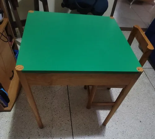Mesa Infantil Con 2 Sillas (Usado)