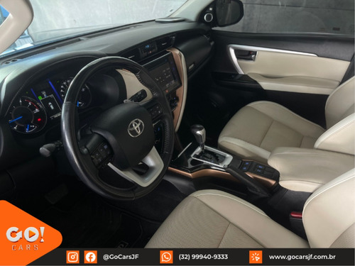 Toyota Hilux SW4 2.8 SRX DIAMOND 4X4 7 LUGARES 16V TURBO INTERCOOLER DIESEL 4P AUTOMÁTICO