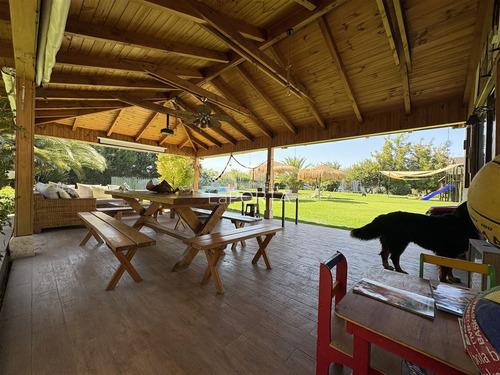 Gran Casa / Colina-lo Pinto-chicureo / Condominio Cerrado