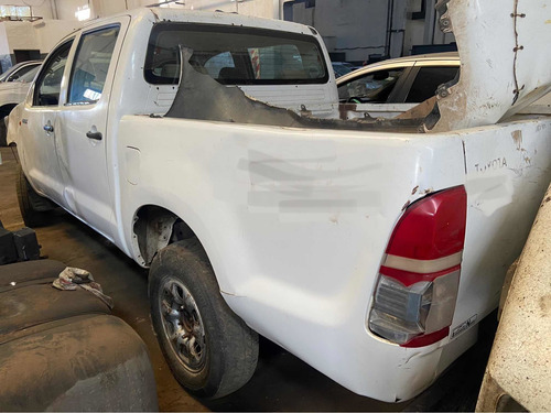 Imagen 2 de 16 de Toyota Hilux 2.5 4x2 2015 No Chocada Con Faltantes Al Día