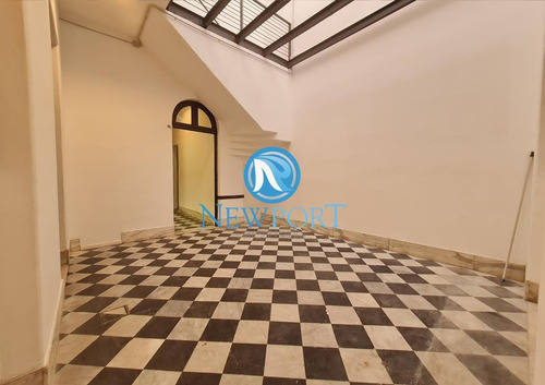 Imagen 5 de 14 de Casa Reciclada En Alquiler 9 Oficinas Independientes, 6 Baños, Sin Gastos Comunes!