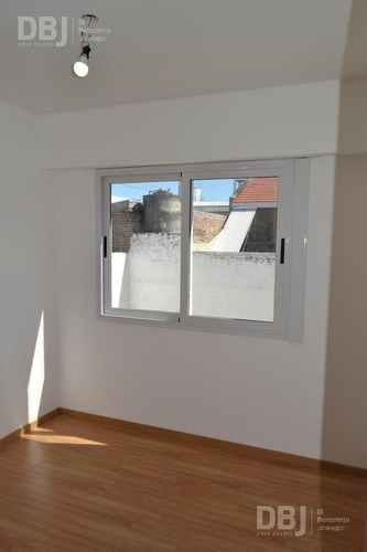 Imagen 7 de 13 de Venta Ya! - Semipiso - Muy Luminoso - Detalles Categoria - Terraza Propia