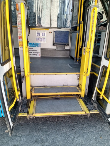 Imagem 8 de 15 de Micro Ônibus Volare W9 2013/2014 - Com Elevador - Motor Mwm