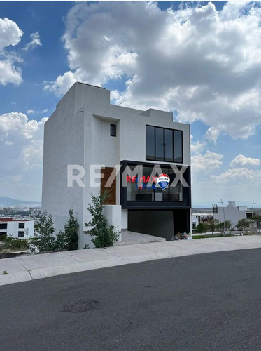 Casa En Venta En Condominio Nuevo Refugio 