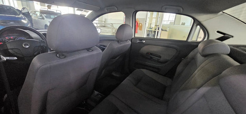 Volkswagen Voyage 1.6 Highline 101cv