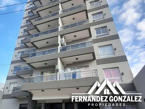 Venta De Hermoso Departamento Amoblado De 2 Amb. De Categoría En Ciudadela Con Dos Cocheras Cubiertas