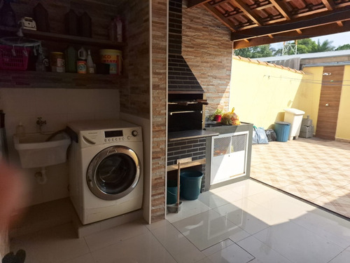 Casa 2 Dormitórios Sendo 1 Suite