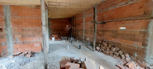 Imagen 7 de 14 de Casa A Terminar Sobre Esquina Atuel E Islas Baleares, La Reja Km41. 3 Dormitorios, Living Amplio