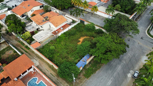 Terreno En Venta Avenida Lara Santa Elena Excelente Ubicacion Este De Barquisimeto Lara ( En Esquina ) Rja