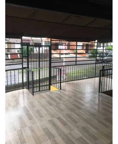 Local Esquinero En Arriendo Laureles