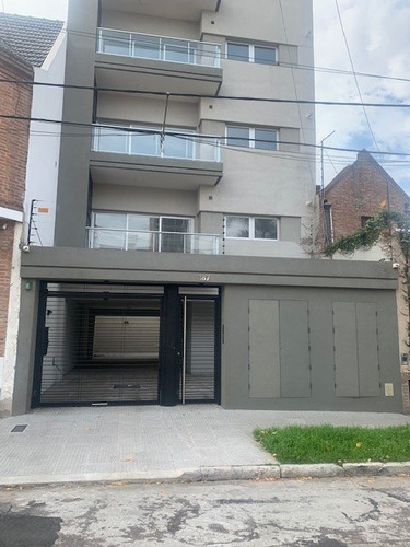 Departamento De 3 Ambientes Con Cochera A Estrenar En Bernal Centro