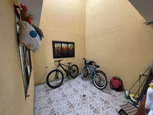 Casa En Venta En El Tesoro. Cod V1119