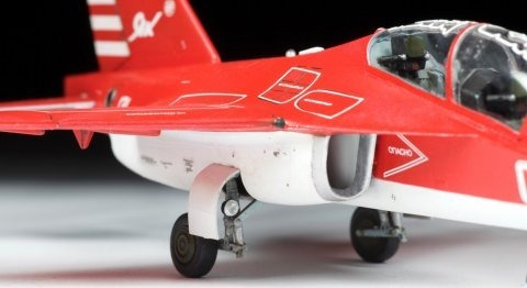 Yak - 130 Avión Acrobático Ruso By Zvezda # 7316 1/72