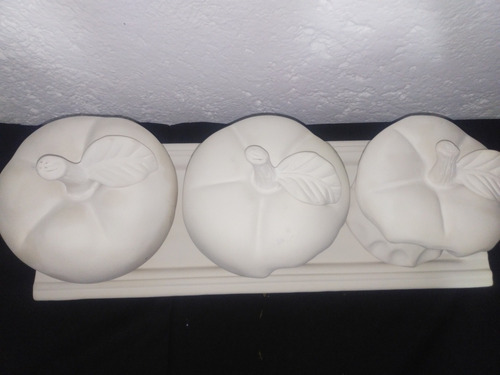 Imagen 2 de 6 de Centro De Mesa Frutero Manzanas Ceramica En Blanco Grande