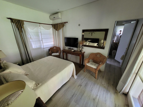Imagen 13 de 21 de Casa En Alquiler- Zona Golf- 4 Ambientes + Dependencia-garage-2023