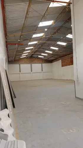 Bodega En Arriendo 1.133m Montevideo