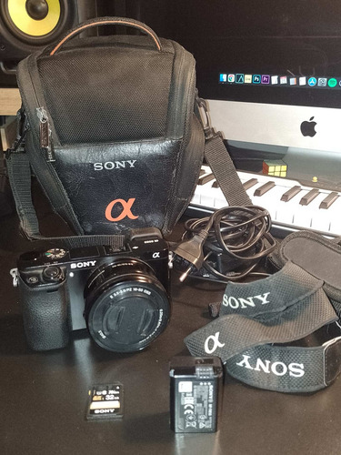 Imagen 1 de 3 de Sony A6000 - Kit Completo