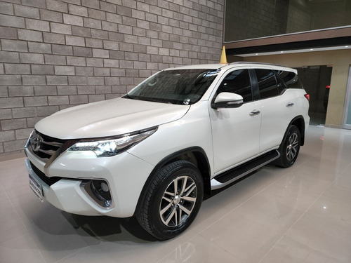 Imagen 17 de 17 de Toyota Sw4 2.8 Srx 177cv 4x4 7as At 2017