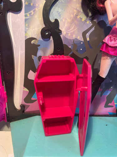 232 Guga - Monster High Draculaura + Guarda Roupa (Usado)