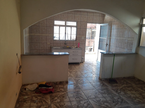 Imagem 3 de 14 de Alugo Quarto E Cozinha No Jd. Jacira ( Vi537 )