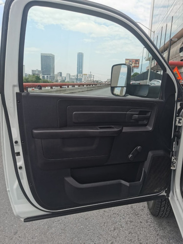Imagen 13 de 15 de Dodge Ram 4000 2018 Caja Seca