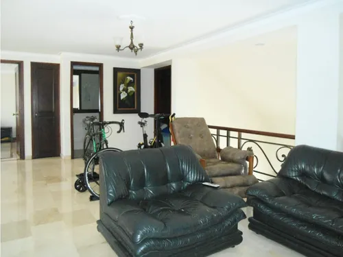 Apartamento Duplex Ubicado En Los Balsos - Poblado
