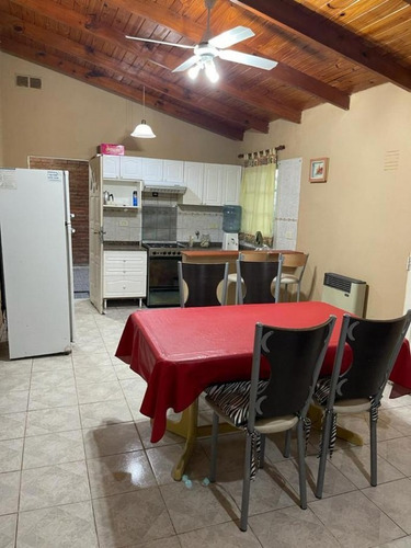 Imagen 5 de 17 de Casa Tres Dormitorios Con Piscina