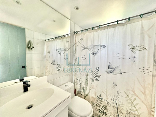 Remodelada!! Impecable Casa En Venta De 5 Dorm. La Dehesa.