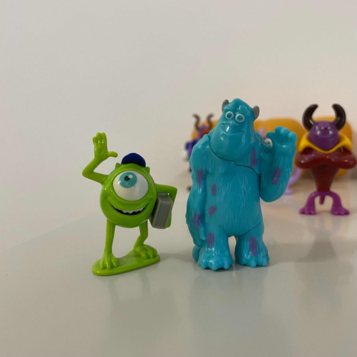 Colección Kinder Monsters Inc