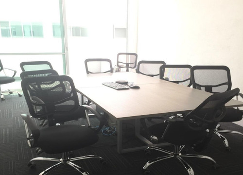 Hermosas Oficinas, Excelente Ubicacion, Con Salas Juntas Y Salon Vip