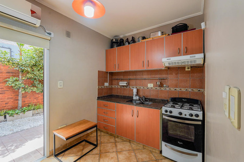 Duplex De 3 Ambientes Con Patio Y Cochera