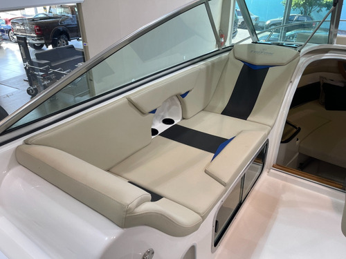 Imagem 8 de 15 de Triton Classic 300