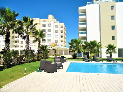 Primera Linea En Playa Mansa.- Ref: 13009