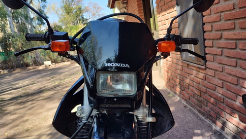 Imagen 9 de 25 de Moto Honda Tornado Xr 250 2016 7300 Km Impecable Original !!